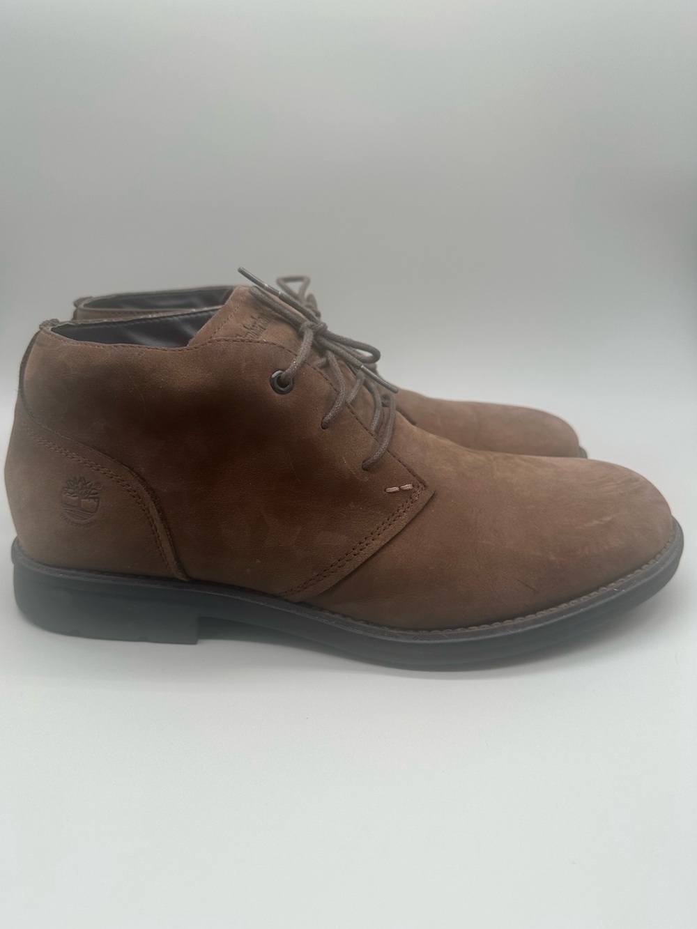 Timberland Men's Carter Notch Waterproof Suede Chukka Boots